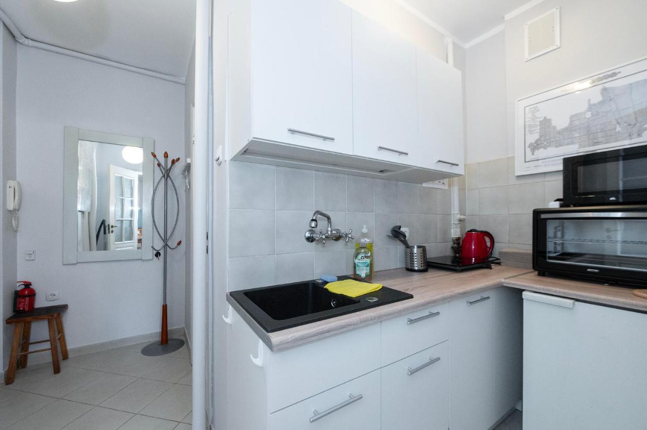Studio In City Centre Free Parking Lodź Bagian luar foto