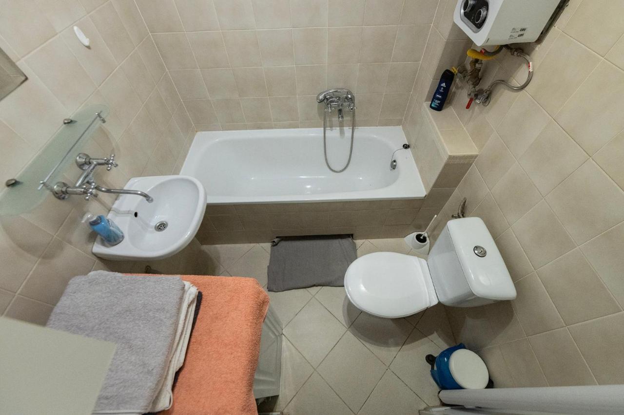 Studio In City Centre Free Parking Lodź Bagian luar foto